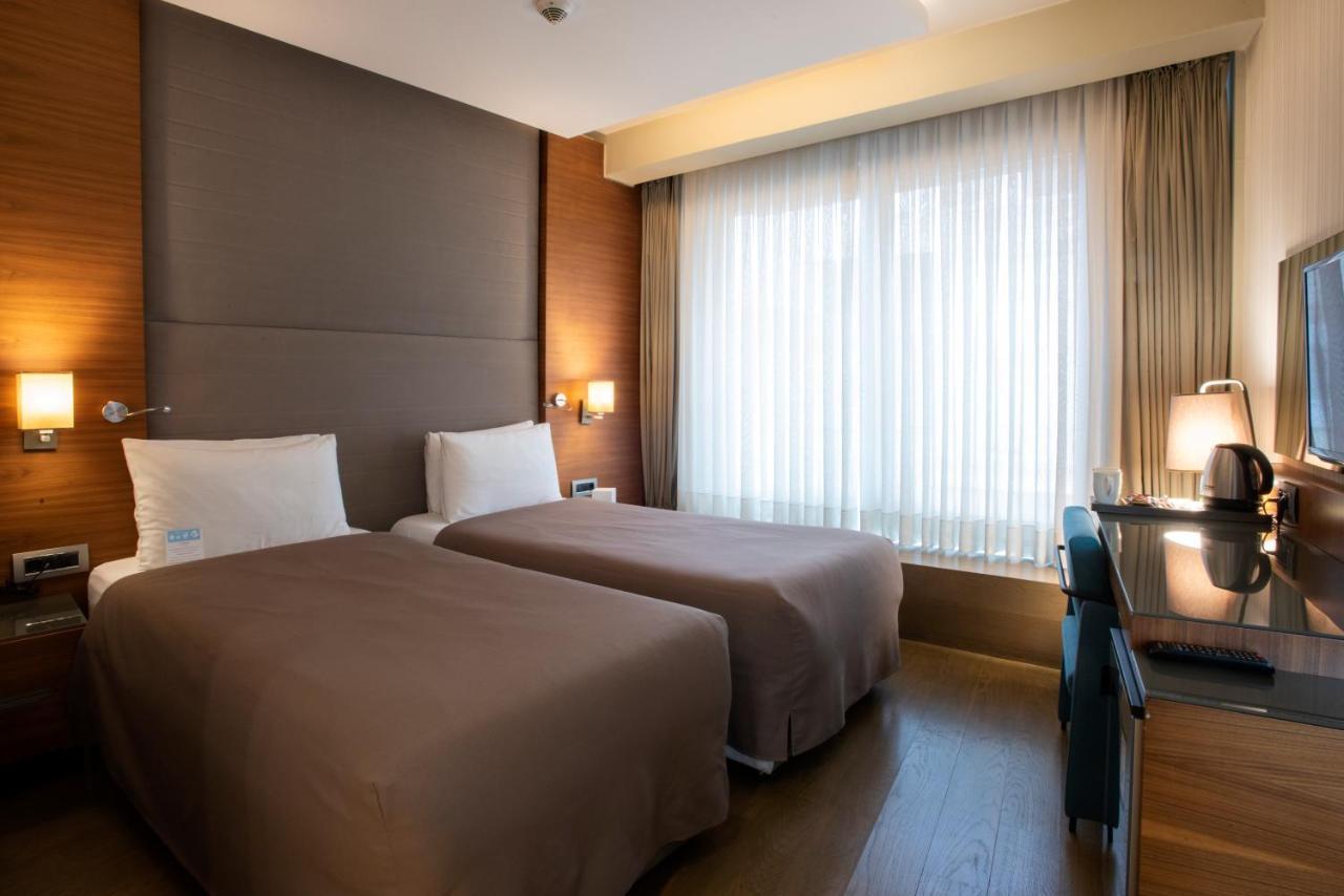 Hotel Arcadia Blue Istanbul Exterior photo