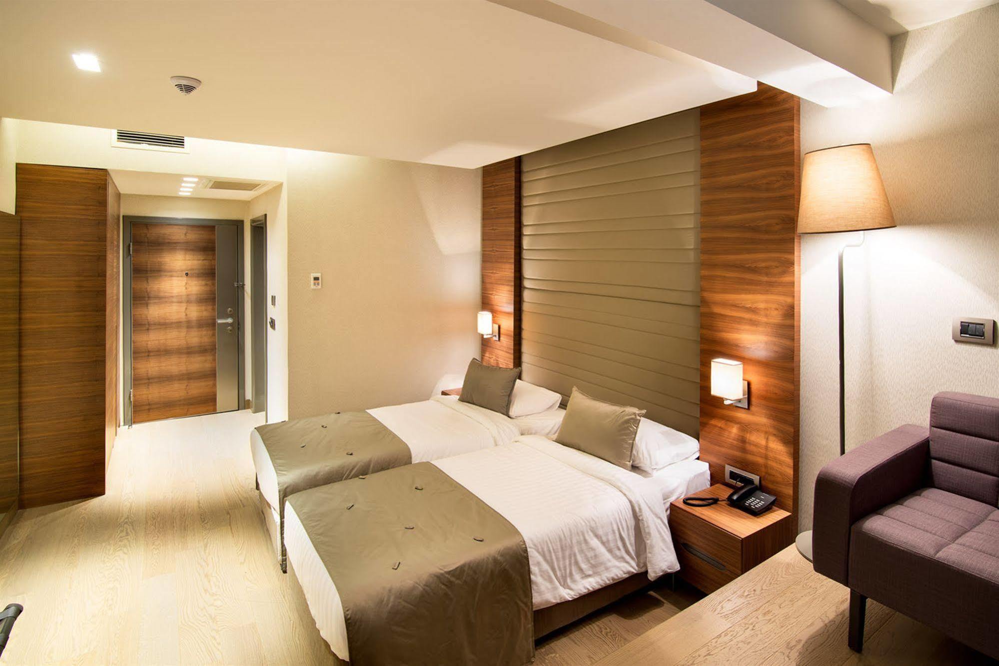 Hotel Arcadia Blue Istanbul Exterior photo