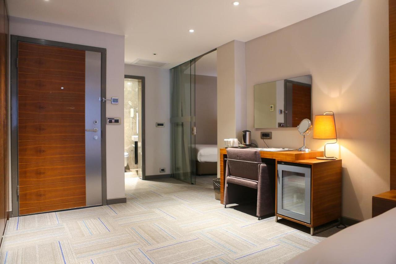 Hotel Arcadia Blue Istanbul Exterior photo